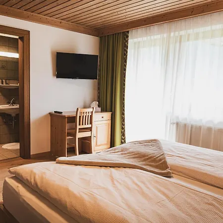 Gaestehaus Einoedberg Homestay Mittersill